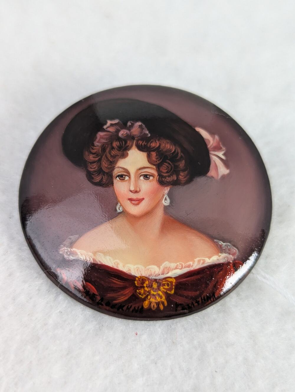 Russian Rare pin Edwardian portrait round 2"Laquer art Back black with old style